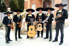 un grupo de mariachi